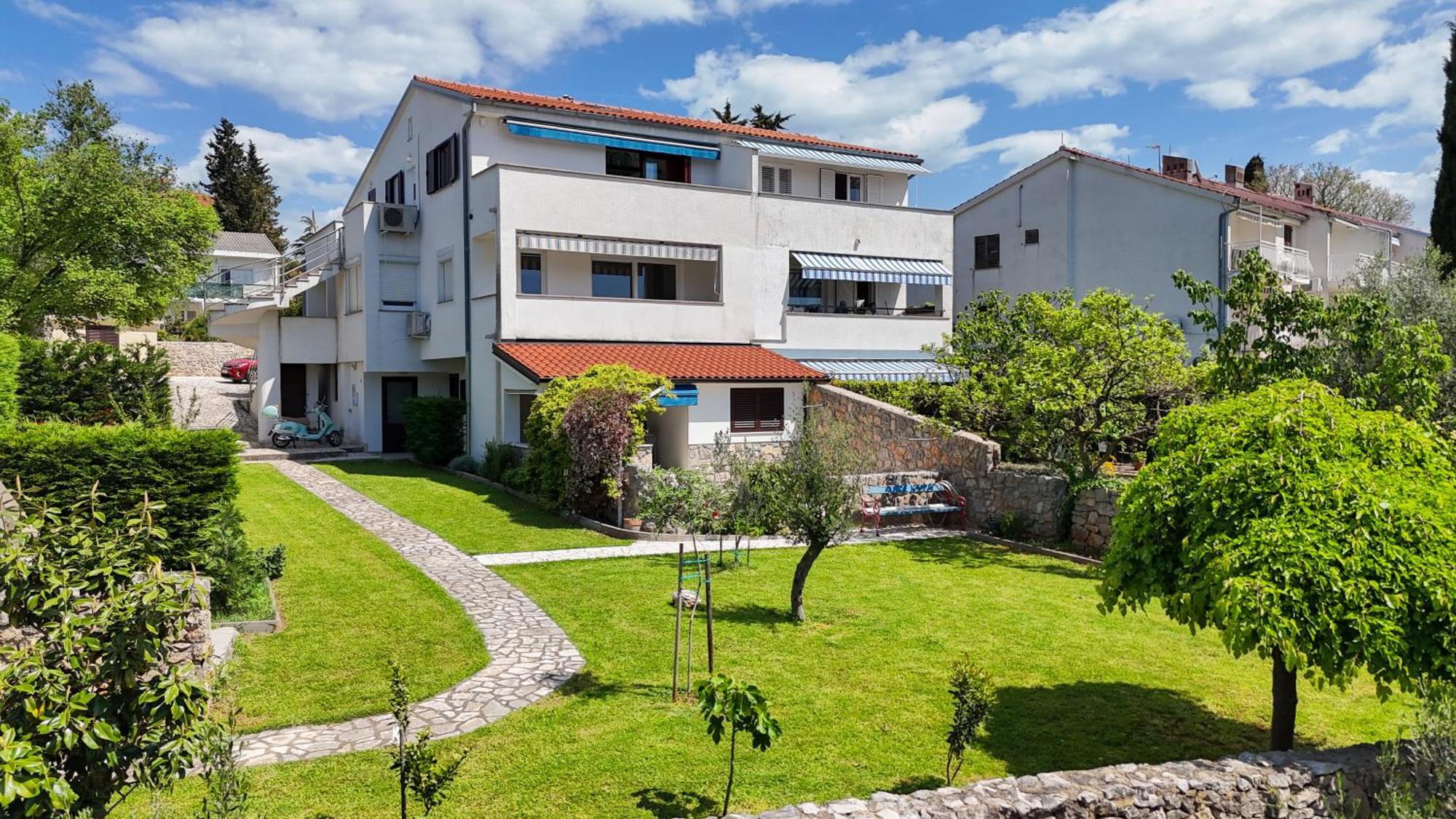 Apartment Seaside Petar