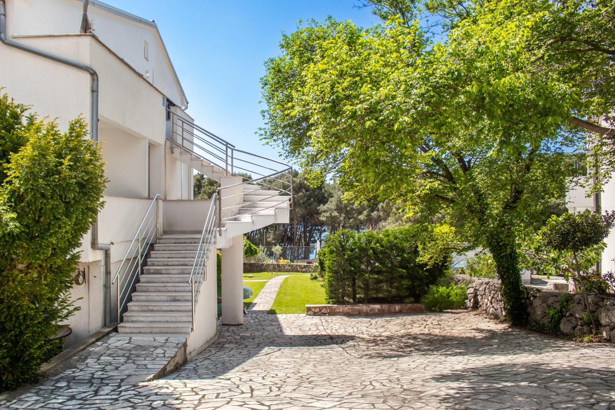 Apartment Seaside Petar *